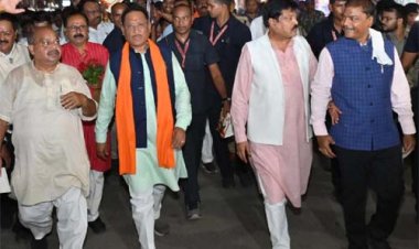 जीएसटी बचत उत्सव का जायजा लेने बाजार पहुंचे मुख्यमंत्री साय