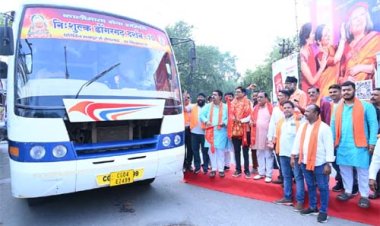 वित्त मंत्री ओ.पी. चौधरी ने महाकाली मंदिर में की पूजा-अर्चना