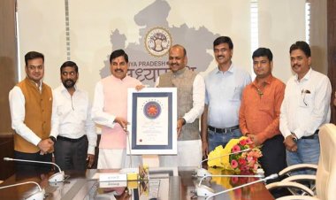 मुख्यमंत्री डॉ. यादव ने पिछड़ा वर्ग एवं अल्पसंख्यक कल्याण विभाग को स्कॉच अवॉर्ड मिलने पर दी बधाई