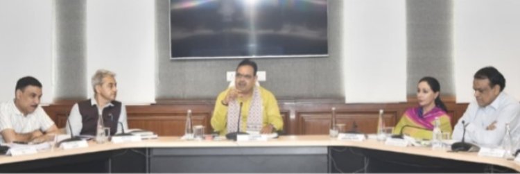 सीएम भजनलाल ने सार्वजनिक निर्माण विभाग की समीक्षा बैठक ली, दिए कड़े निर्देश 