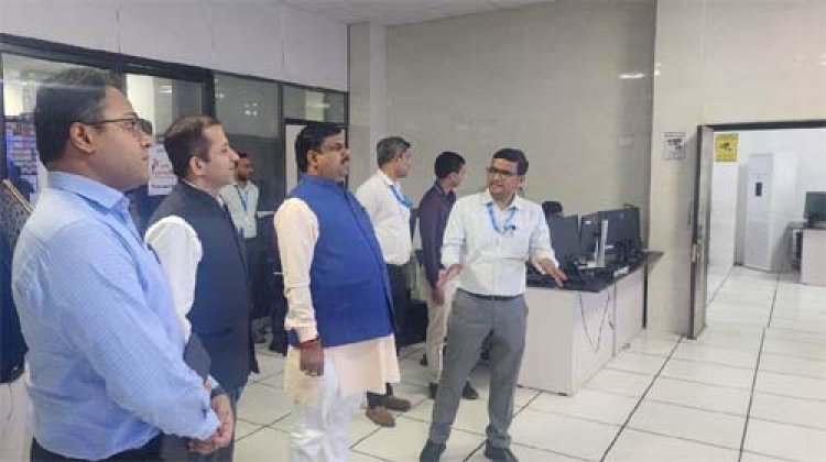 शिक्षा मंत्री गजेन्द्र यादव का गुजरात दौरा, आधुनिक तकनीक से सशक्त होगी छत्तीसगढ़ की शिक्षा व्यवस्था