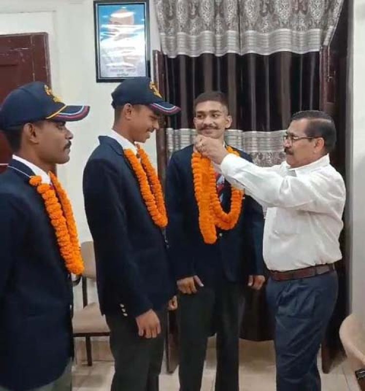 ऑल इंडिया नेवल कैंप से लौटे कैडेट्स का छत्तीसगढ़ महाविद्यालय में हुआ स्वागत
