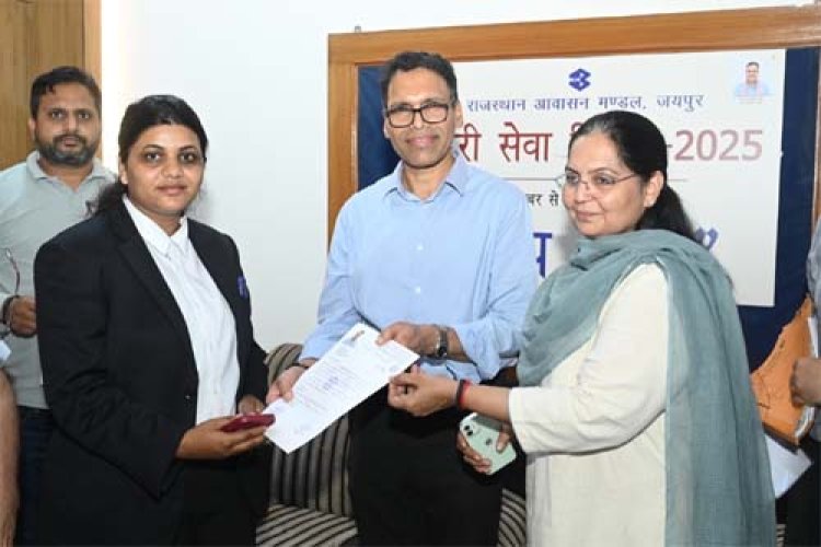 यूडीएच के प्रिंसीपल सेक्रेट्री ने जवाहर सर्किल में शहरी सेवा शिविर का निरीक्षण कर आमजन से फीडबैक लिया, आवश्यक दिशा- निर्देश दिए