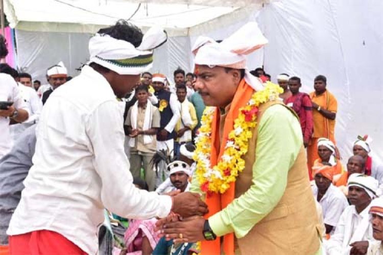 गायता ठाकुर जोहारनी कार्यक्रम में शामिल हुए वन मंत्री