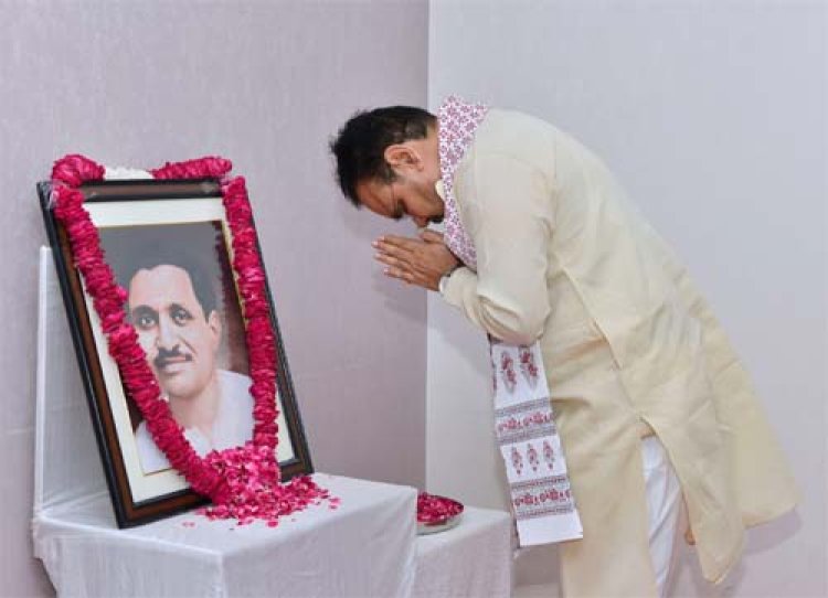 पंडित दीनदयाल उपाध्याय जयंती: मुख्यमंत्री भजनलाल शर्मा ने एकात्म मानववाद के प्रणेता -स्व. पंडित दीनदयाल उपाध्याय को पुष्पांजलि अर्पित की
