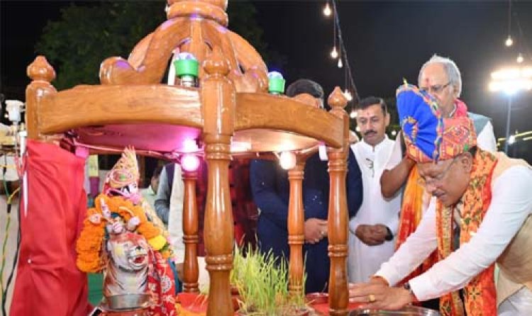 पाटीदार समाज रायपुर के गरबा उत्सव कार्यक्रम में शामिल हुए मुख्यमंत्री विष्णुदेव साय
