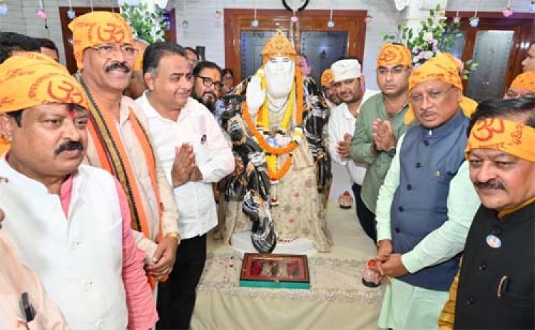 मुख्यमंत्री साय संत बाबा हरदास राम साहिब जी की बरसी महोत्सव में हुए शामिल