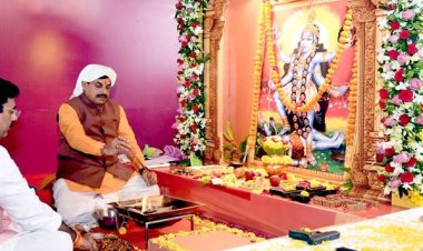 मुख्यमंत्री डॉ. यादव ने मुख्यमंत्री निवास में किया शस्त्र पूजन