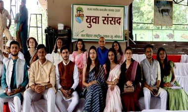 "वन्यजीव एवं पर्यावरण संरक्षण" विषय पर हुई युवा संसद