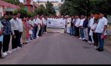किसानो की क्षमता वृद्धि के लिए नॉलेज एनहांसमेंट प्रोग्राम के अन्तर्गत विदेश भ्रमण का प्रथम चरण डेनमार्क के लिए रवाना