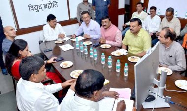 प्राथमिकता के आधार पर जबलपुर में ट्रि‍पिंग नियंत्रण करें : ऊर्जा मंत्री तोमर