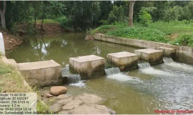 डुमरबहाल में चेक डेम निर्माण से स्थानीय किसानों की समस्या का हुआ समाधान