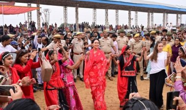 ध्वजारोहण के साथ हुआ पुष्कर मेला का शुभारम्भ, सांस्कृतिक उमंग की छटा बिखरी