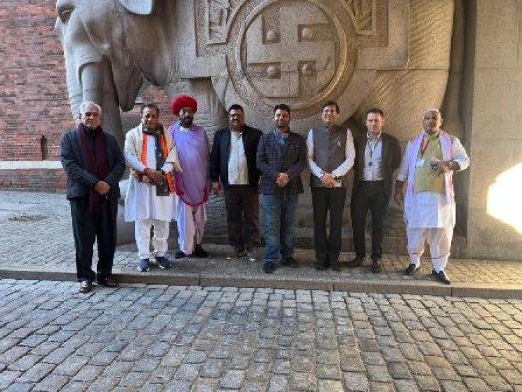 जवाहर सिंह बेढ़म ने मंत्रिपरिषद के साथियों के साथ कार्ल्सबर्ग मुख्यालय का दौरा किया