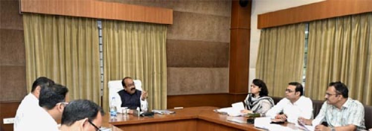 उप मुख्यमंत्री अरुण साव ने नगरीय प्रशासन विभाग के कार्यों की समीक्षा की