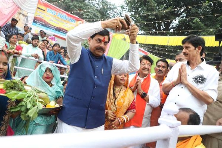 अपनों के सुख समृद्धि के लिए कष्ट सहते हुए आनंद के साथ व्रत रखने वाली माता-बहनों को मेरा नमन : मुख्यमंत्री डॉ. यादव