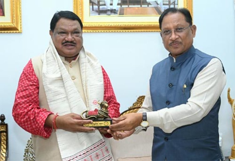 मुख्यमंत्री साय से केंद्रीय जनजातीय कार्य मंत्री जुएल ओराम ने की सौजन्य मुलाकात