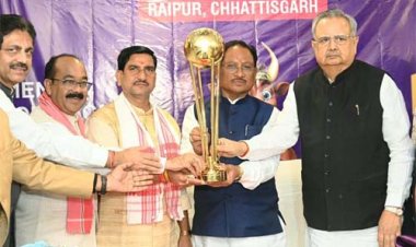 मुख्यमंत्री और विधानसभा अध्यक्ष ने हॉकी मेन्स जूनियर वर्ल्ड कप ट्रॉफी 2025 का किया भव्य अनावरण