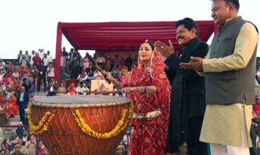 उपमुख्यमंत्री दिया कुमारी ने नगाड़ा बजा कर किया घूमर महोत्सव का आगाज