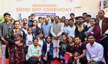 मुख्यमंत्री विष्णुदेव साय ने यूनिटी मार्च के लिए राज्य के 68 युवाओं के दल को हरी झंडी दिखाकर किया रवाना