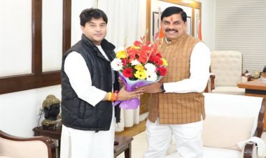 मुख्यमंत्री डॉ. यादव से केंद्रीय मंत्री सिंधिया ने की भेंट