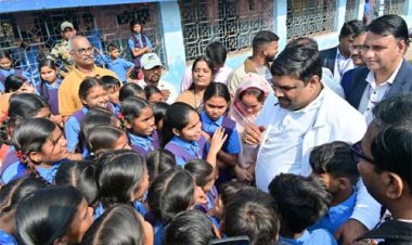 पोटिया प्राइमरी एवं मिडिल स्कूल का शिक्षा मंत्री गजेन्द्र यादव ने किया निरीक्षण