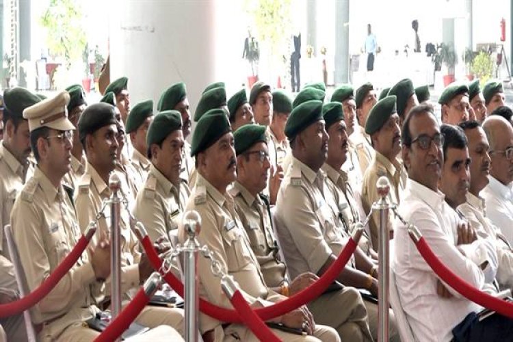 "कमेंडेशन डिस्क अलंकरण समारोह में 34 अधिकारी-कर्मचारी हुए पुरस्कृत