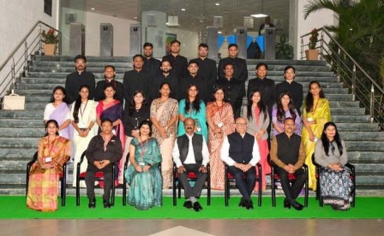 डीजीपी मकवाणा ने प्रशिक्षु अधिकारियों को दिया मार्गदर्शन, कहा-नेतृत्व का आधार है-चरित्र, संवेदनशीलता और सेवा-भाव