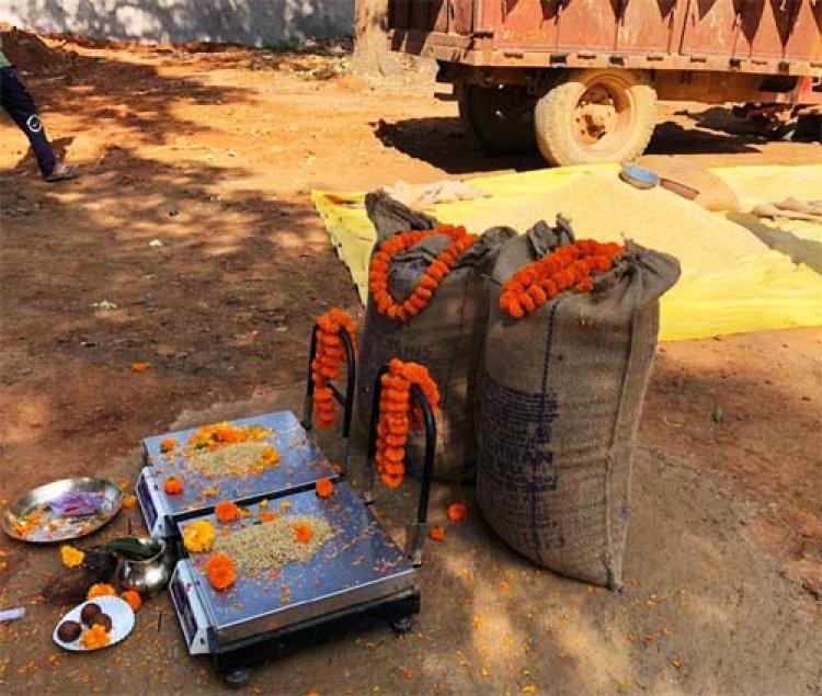 धान खरीदी केन्द्र में किसानों की सुविधा को सर्वोच्च प्राथमिकता-संतोष यादव