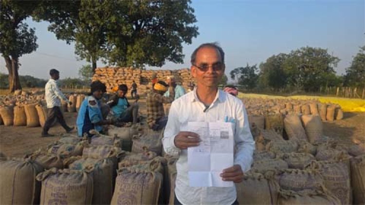 पारदर्शी, धान खरीदी व्यवस्था से सरगुजा के किसान सहजता से बेच रहे हैं धान 