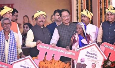 शहीद वीर नारायण सिंह का बलिदान, आत्मगौरव, संघर्ष और स्वाभिमान का प्रतीक: मुख्यमंत्री साय