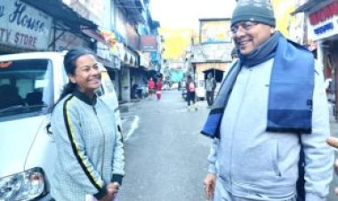 सीएम धामी ने नैनीताल में मॉर्निंग वॉक के दौरान जनता से की मुलाकात, नैना देवी मंदिर सौंदर्यीकरण कार्यों का निरीक्षण