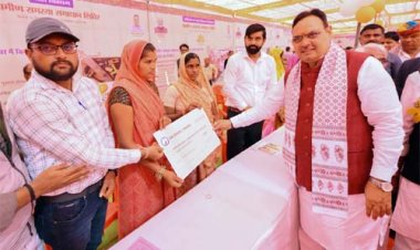 मुख्यमंत्री का बांसवाड़ा दौरा, मुख्यमंत्री भजनलाल शर्मा ने ग्रामीण समस्या समाधान शिविर का किया अवलोकन मुख्यमंत्री ने लाभार्थियों को सौंपे योजनाओं के प्रमाण पत्र