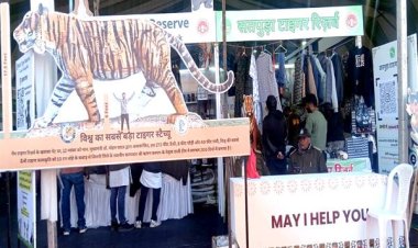 दुर्लभ जड़ी-बूटियों के स्टॉल्स पर उमड़ी सैलानियों की भीड़, 68 लाख से अधिक की हुई बिक्री