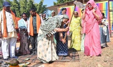 मंत्री लक्ष्मी राजवाड़े ने दो सड़क निर्माण कार्यों का किया भूमिपूजन