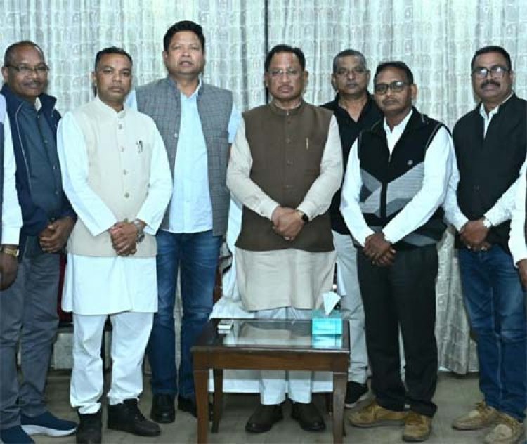 मुख्यमंत्री विष्णुदेव साय से हल्बा-हल्बी समाज के प्रतिनिधिमण्डल ने की सौजन्य मुलाकात