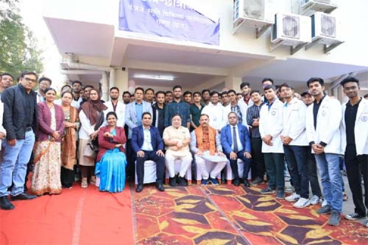 स्वास्थ्य मंत्री श्याम बिहारी जायसवाल ने मेडिकल कॉलेज रायपुर के 120 सीटर छात्रावास का किया उद्घाटन