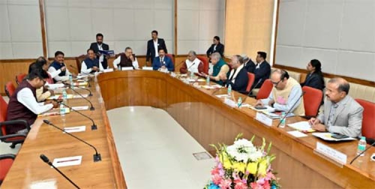 विधानसभा अध्यक्ष डॉ रमन सिंह की अध्यक्षता में आज यहां विधानसभा के समिति कक्ष में कार्य मंत्रणा समिति की बैठक आयोजित की गई