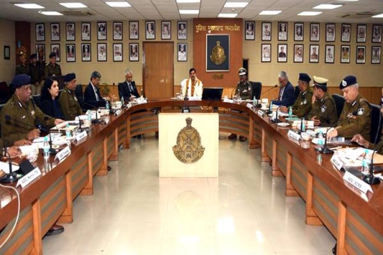 पुलिस के बारे में जनसामान्य की धारणा बदलने और पुलिस के जनता से बेहतर संवाद के लिए विशेष पहल की आवश्यकता : मुख्यमंत्री डॉ. यादव