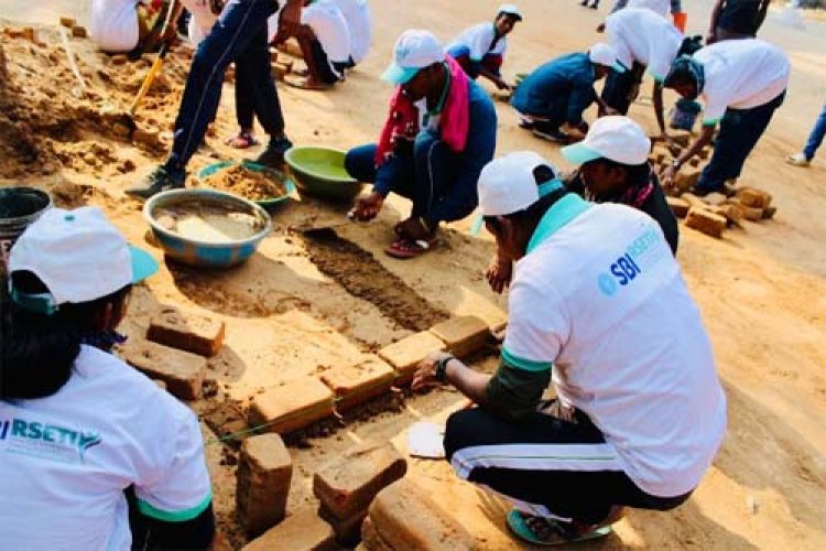 जहाँ बंदूकें खामोश हुईं, वहाँ भविष्य की नींव रखी जा रही है