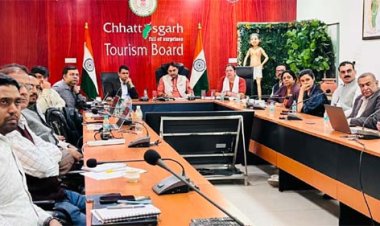 नवा रायपुर में प्रस्तावित चित्रोत्पला फिल्म सिटी के निर्माण के संबध में छत्तीसगढ़ पर्यटन बोर्ड के अध्यक्ष नीलू शर्मा की अध्यक्षता में समीक्षा बैठक आयोजित