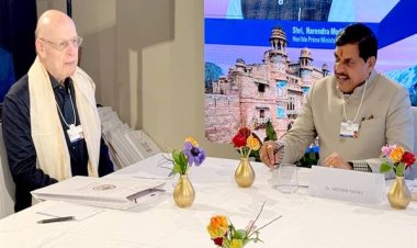 मुख्यमंत्री डॉ. यादव ने की मैनचेस्टर यूनाइटेड के निदेशक से चर्चा