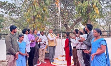 गणतंत्र दिवस पर छत्तीसगढ़ राज्य खाद्य आयोग के अध्यक्ष शर्मा ने किया ध्वजारोहण