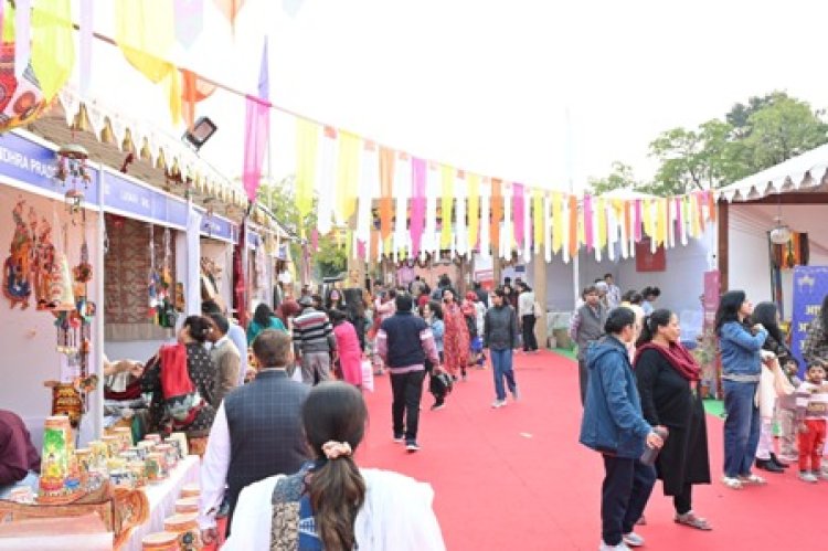 नव वर्ष के पहले दिन सरस राजसखी राष्ट्रीय मेला 2025 में उमड़ा जनसैलाब, एसएचजी दीदियों ने की रिकॉर्ड बिक्री