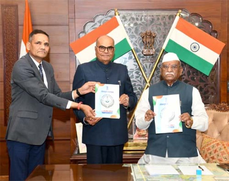 राज्यपाल को 37 वां वार्षिक प्रतिवेदन प्रस्तुत किया- लोकायुक्त लोहरा ने की राज्यपाल से मुलाकात