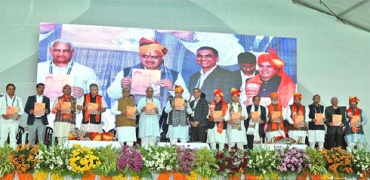 हस्तशिल्पियों को कौशल प्रशिक्षण देकर रोजगार के नए अवसर दे रही राज्य सरकार:- मुख्यमंत्री भजनलाल शर्मा