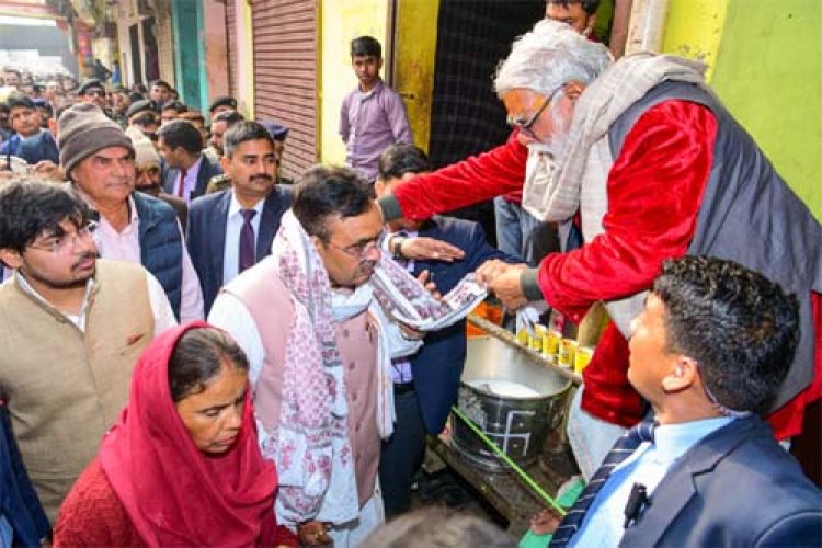 मुख्यमंत्री भजनलाल शर्मा ने की गिरिराज जी महाराज की सप्तकोसीय परिक्रमा