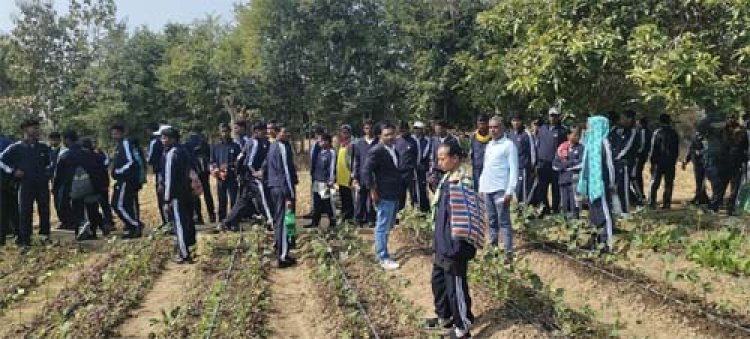 134 पुनर्वासित युवाओं को जैविक खेती एवं पर्यटन स्थलों का कराया गया शैक्षणिक भ्रमण