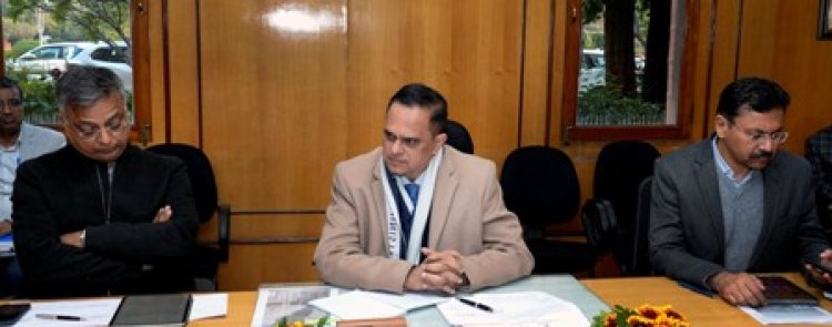 प्रदेश में रूफ टॉप सोलर योजनाओं को बढावा दें- पीएम सूर्य घर एवं 150 यूनिट निःशुल्क बिजली योजना की प्रगति की मुख्य सचिव ने की समीक्षा