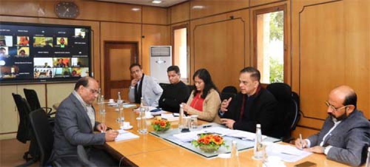 मुख्य सचिव का कौशल, रोजगार एवं उद्यमिता विभाग के हितधारकों से संवाद